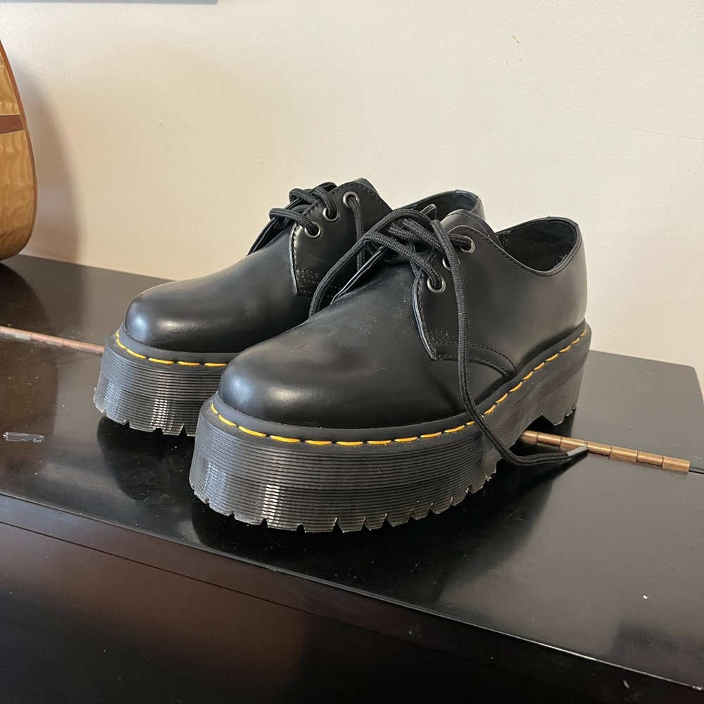 Size 7 womens , new- never used docs
